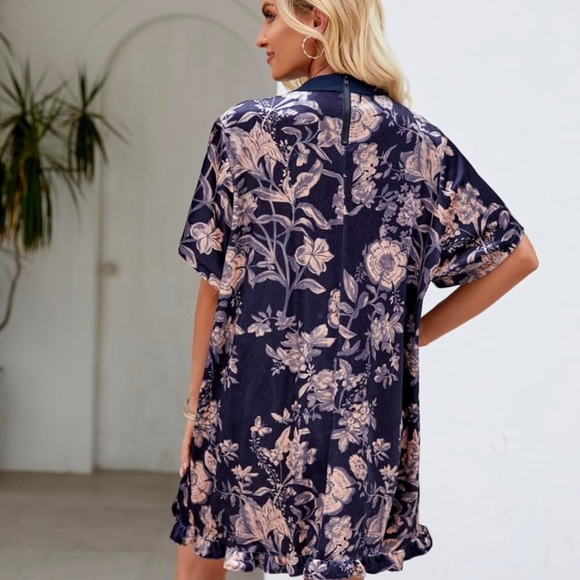 New women’s velvet floral mini dress size M - Picture 2 of 6